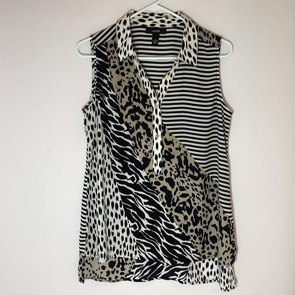 Alfani sleeveless V neck collared blouse. Black and white animal print. Size 4